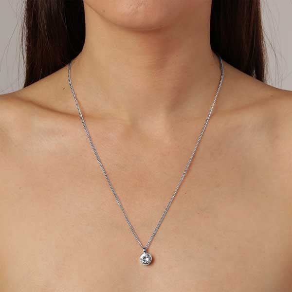 ETTE SHINY SILVER CRYSTAL NECKLACE