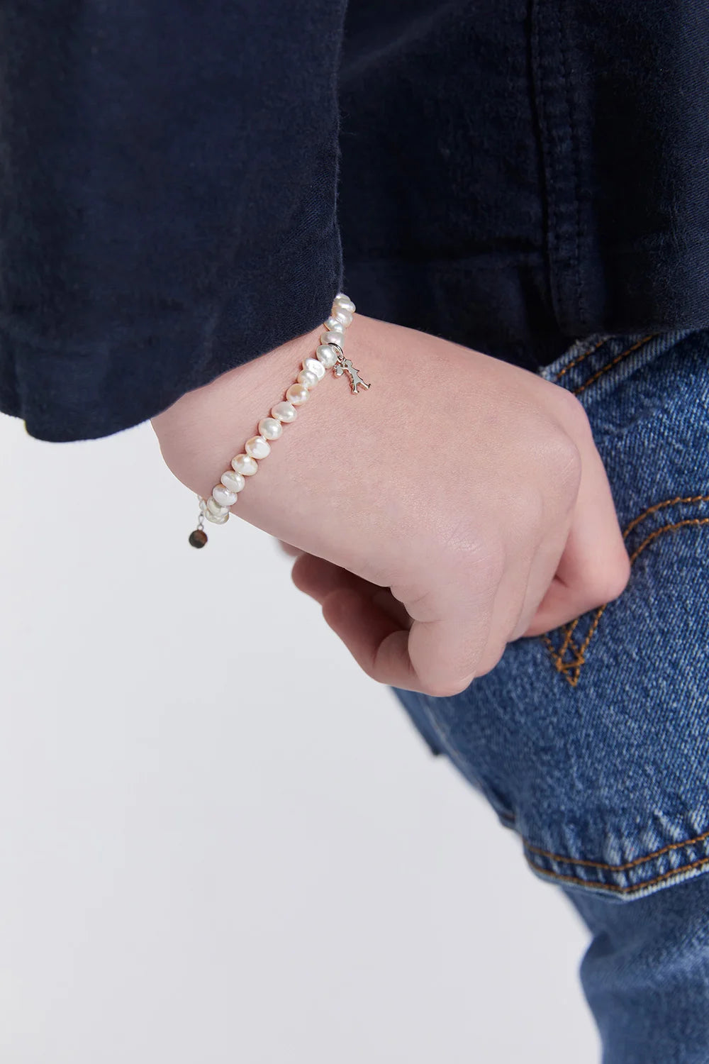 MINI GIRL WITH PEARLS BRACELET