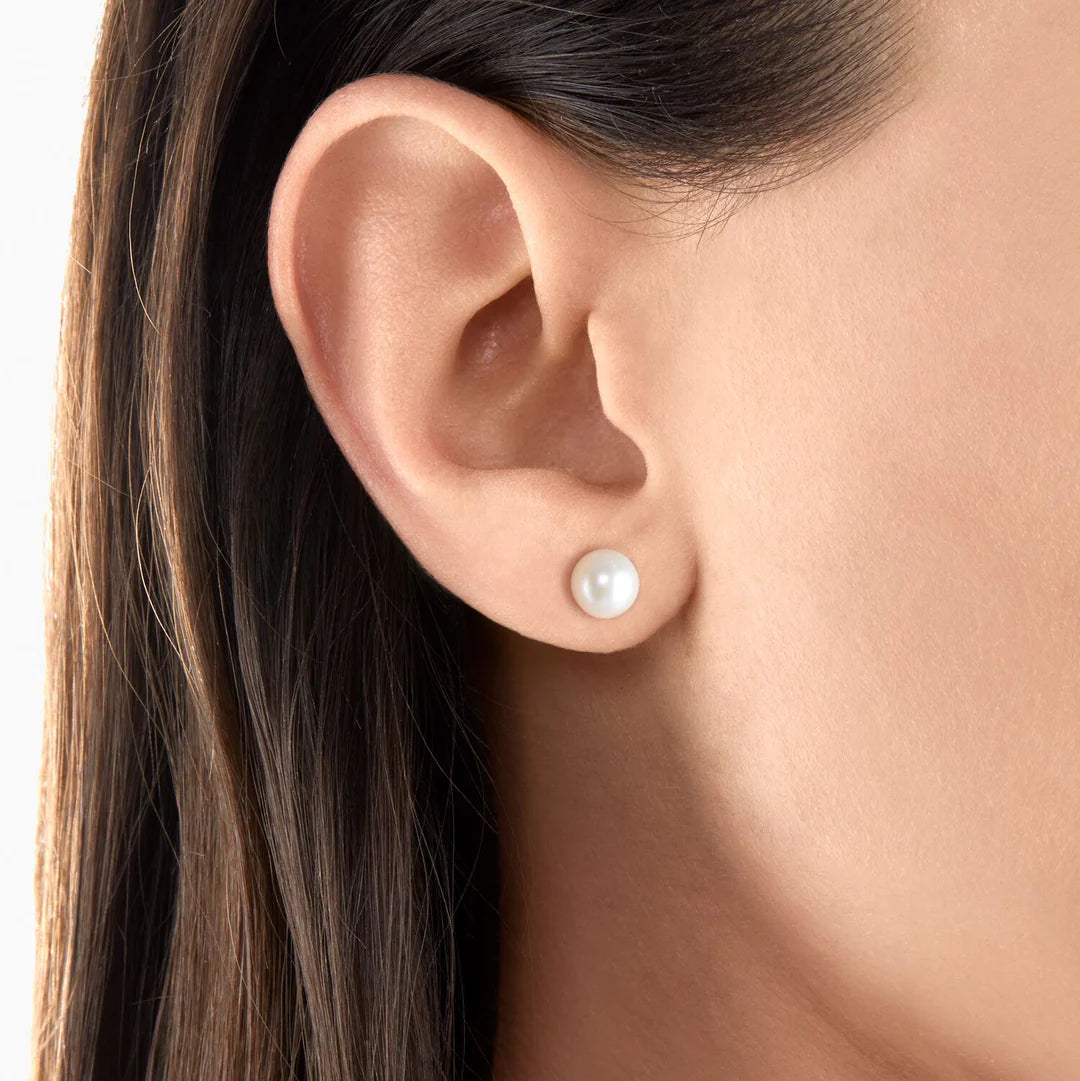 WHITE FRESHWATER PEARL STUD EARRINGS