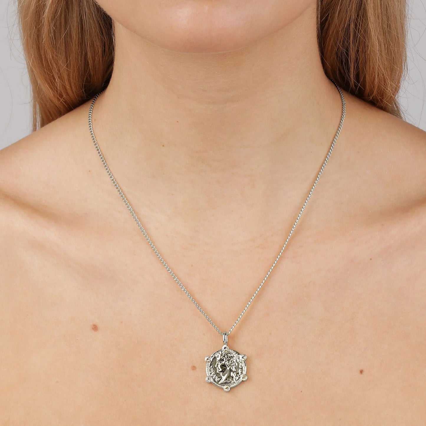 SIENA SHINY SILVER CRYSTAL NECKLACE